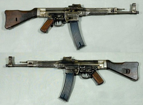 800px-MP44_-_Tyskland_-_8x33mm_Kurz_-_Armémuseum